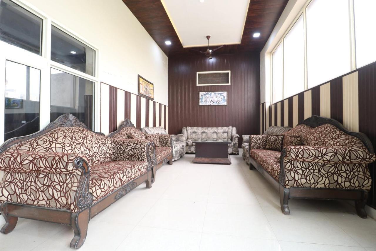 Hotel Oyo 28338 New Life Banur Zewnętrze zdjęcie