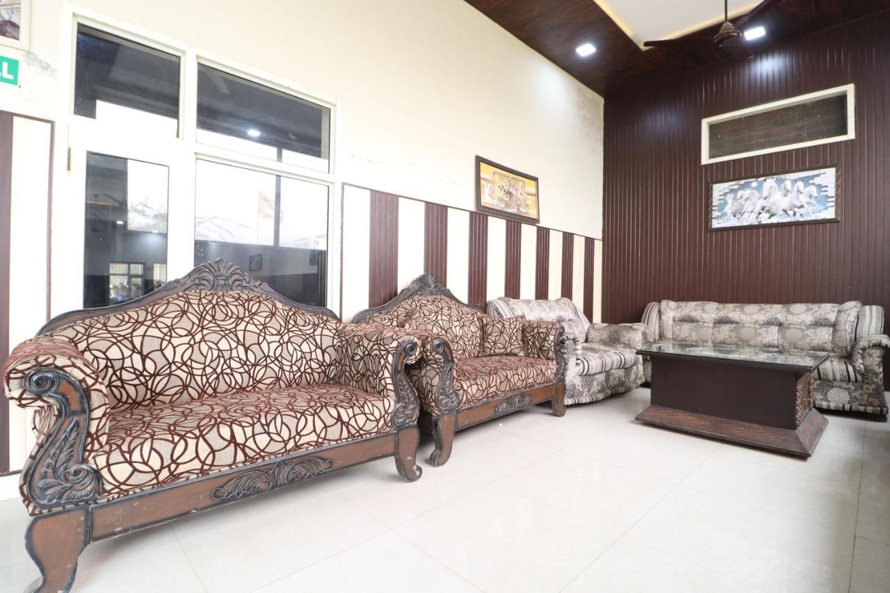 Hotel Oyo 28338 New Life Banur Zewnętrze zdjęcie
